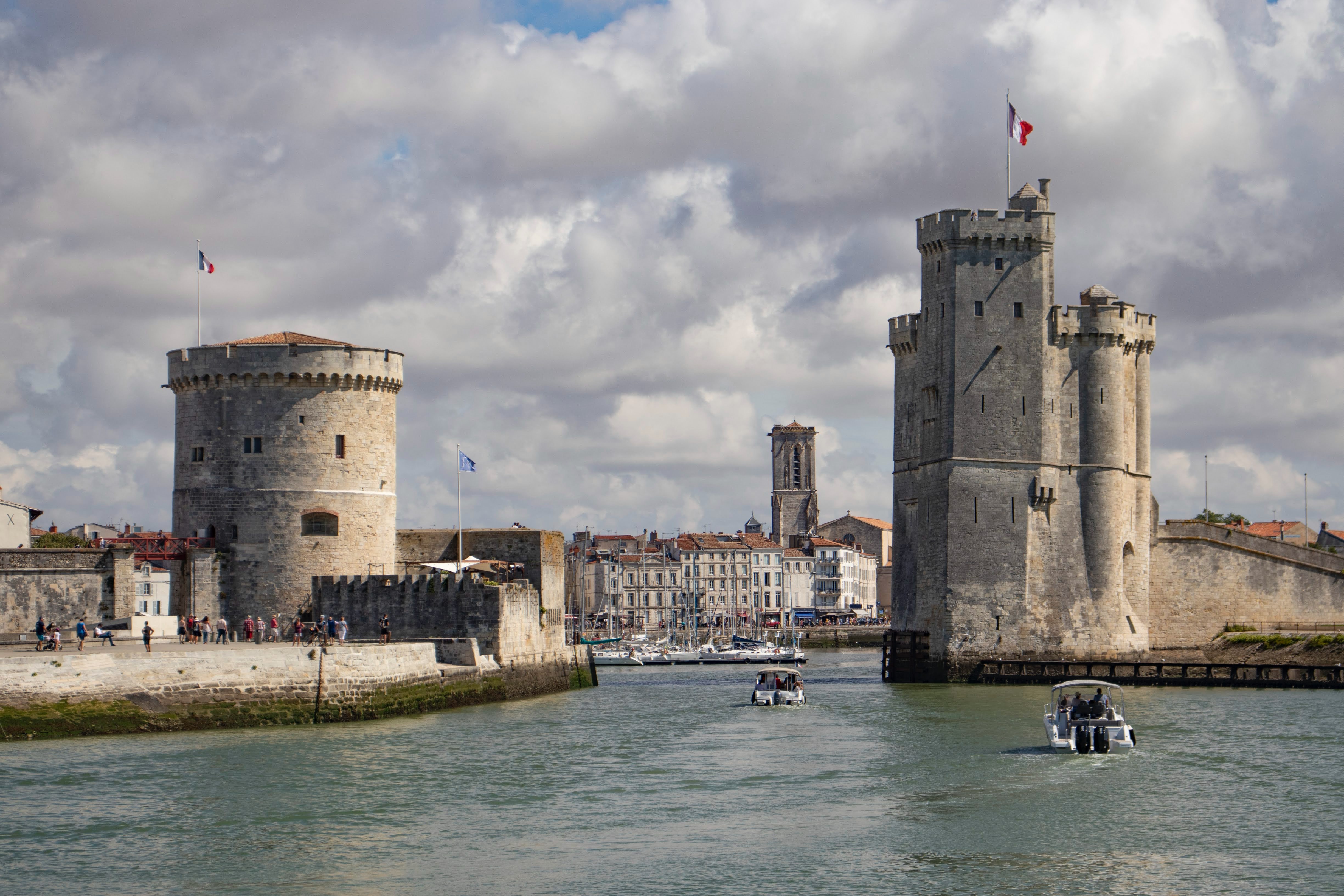 guillaume-ql-bMbRswbmIp0-unsplash